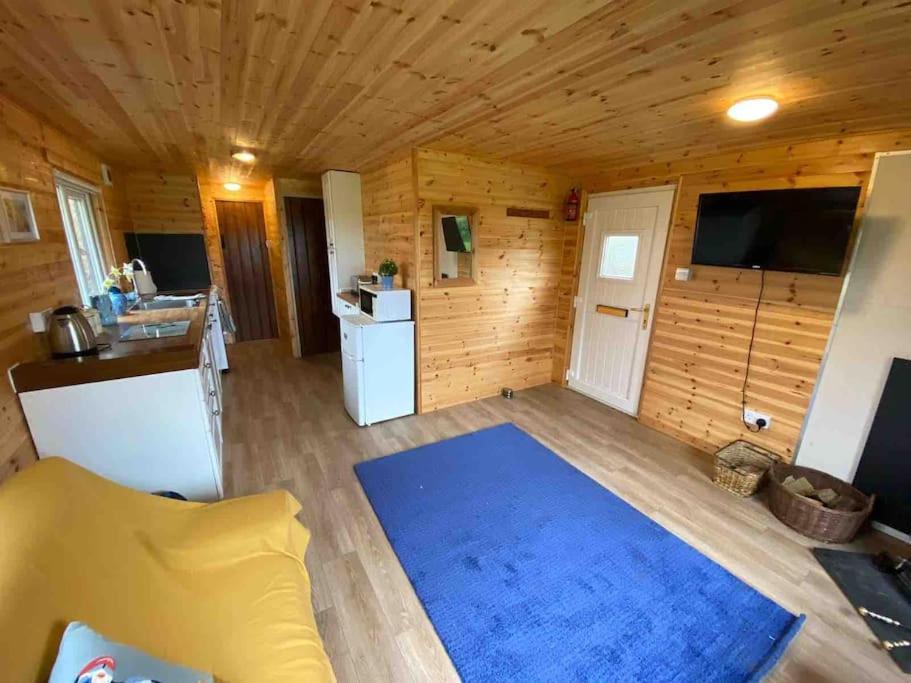 Idyllic Cornish Retreat At Puffin Lodge هيلستون المظهر الخارجي الصورة